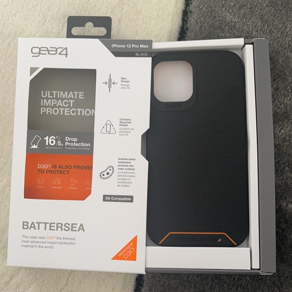 Black Gear4 Case - Picture 2 of 4